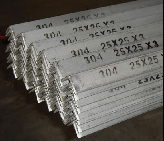 國內鋼貿風險暴露最突出的地區(qū)為上海